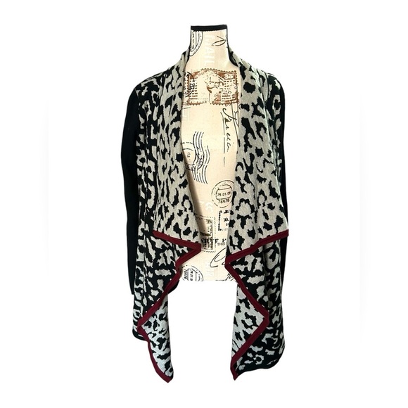 Anthropologie THML beautiful cardigan black, white, burgundy - Picture 1 of 9